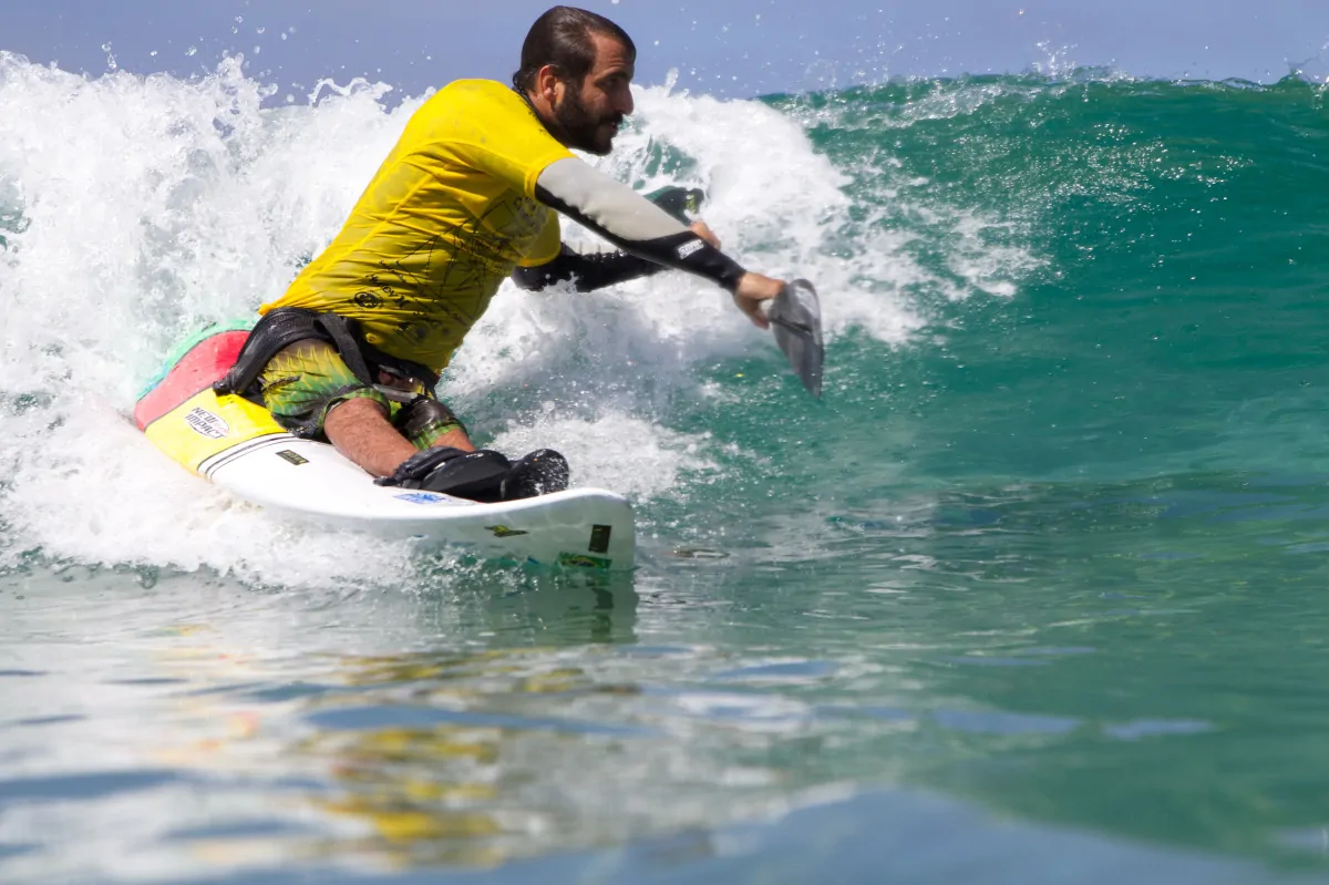 adaptive-surfing-Felipe-Lima